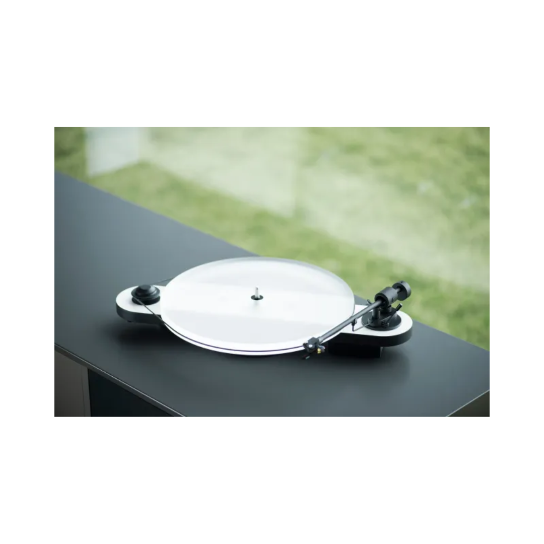 Toca-Discos Pro-Ject Elemental com Ortofon OM5e na Cinemma Audio Video